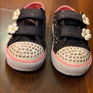 Little girls twinkle toes